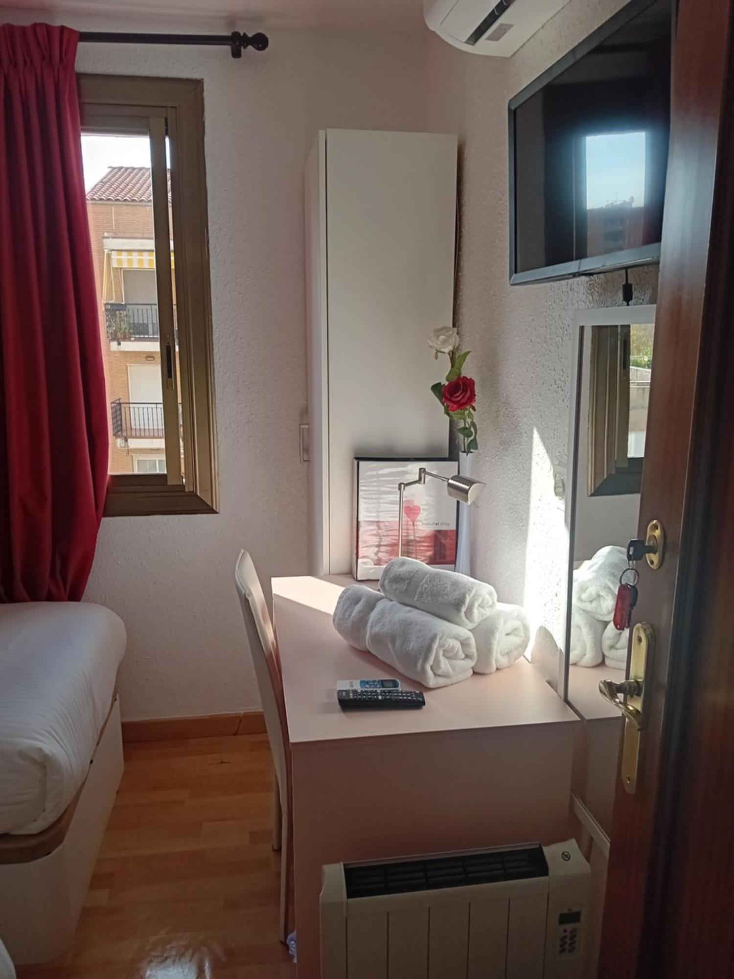 Apartamento Compartido Excelente Ubicacion El Prat de Llobregat Luaran gambar